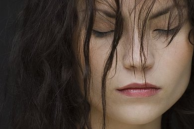 打屁股女校花刑凳裸臀｜“神秘女校花刑凳裸臀事件：揭开古代严苛教育方式背后的启示与反思”-2