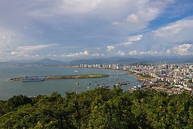99热热99｜夏日街头盛宴，艺术融合点亮城市活力-1
