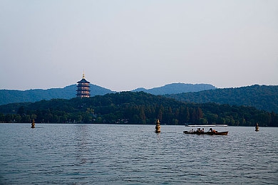 丁香五月天婷婷｜绽放青春的回忆与希望在花海间-1