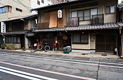 四川女人大战黑人40厘米｜四川女子街头冲突，身高争议引发社会热议-5