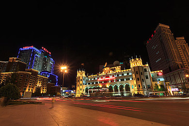 汤姆叔叔最新地域境外网名Tom Uncle's Wor｜东北网红汤姆叔叔网名“Tom Uncle's World”走红，揭秘网络世界独特魅力