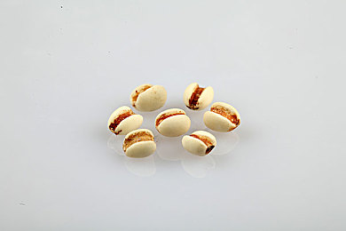 香蕉钻洞视频｜香蕉钻洞创意视频走红网络，趣味横生引热议-1