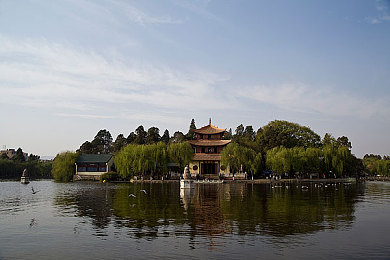 好 色 先 生tvapp｜好色先生tvapp：色彩探险之旅，视觉盛宴新宠，玩家好评如潮-5
